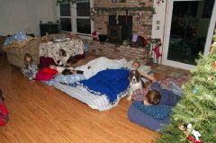 Kids sleeping on floor at Schuremans for Xmas-2 12-25-04